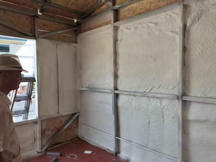 輕鋼別墅聚氨酯噴涂設(shè)備_ 冷庫噴涂保溫發(fā)泡噴涂設(shè)備