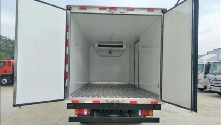 聚氨酯發泡噴涂_冷藏車柜保冷_聚氨酯噴涂機-京華邦威