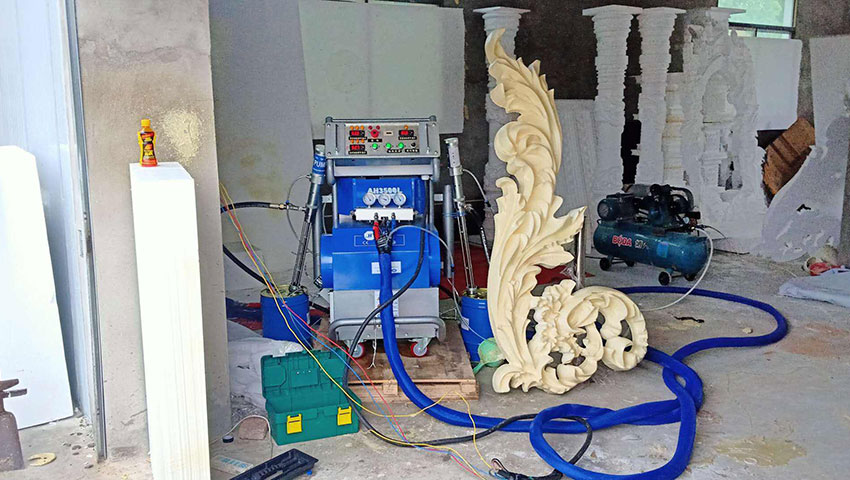 泡沫雕塑防腐耐磨聚脲噴涂機-京華邦威